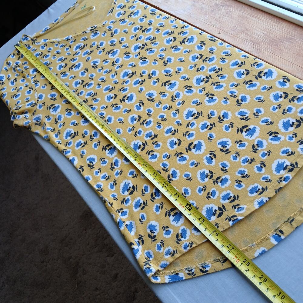 dip Classic Yellow Floral Print V-neck Tee Large blue white basic comfort rayon - Picture 10 of 10